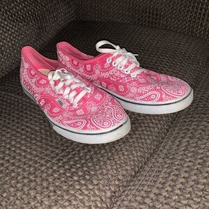 “Bubblegum” pink bandana vans(women’s)